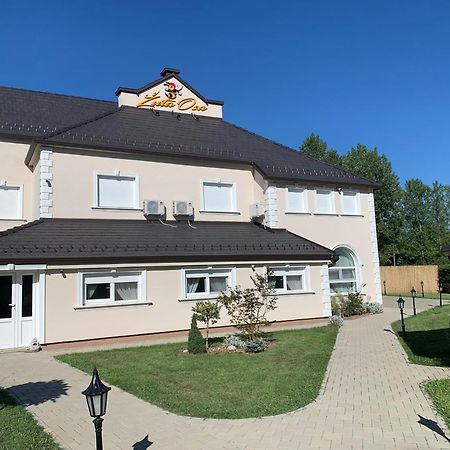 Zuta Osa Bela Crkva (Banat) Exterior foto