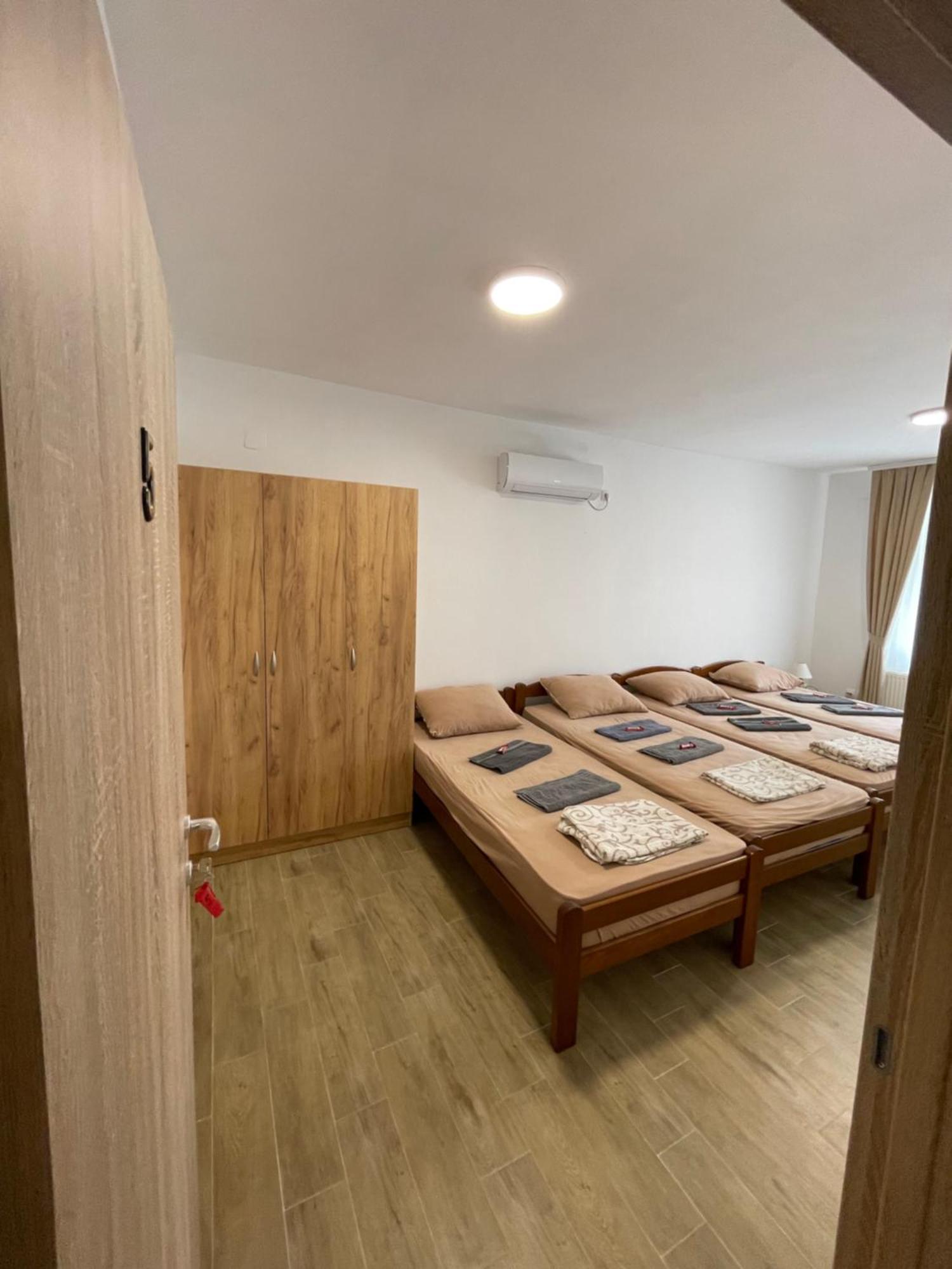 Zuta Osa Bela Crkva (Banat) Exterior foto
