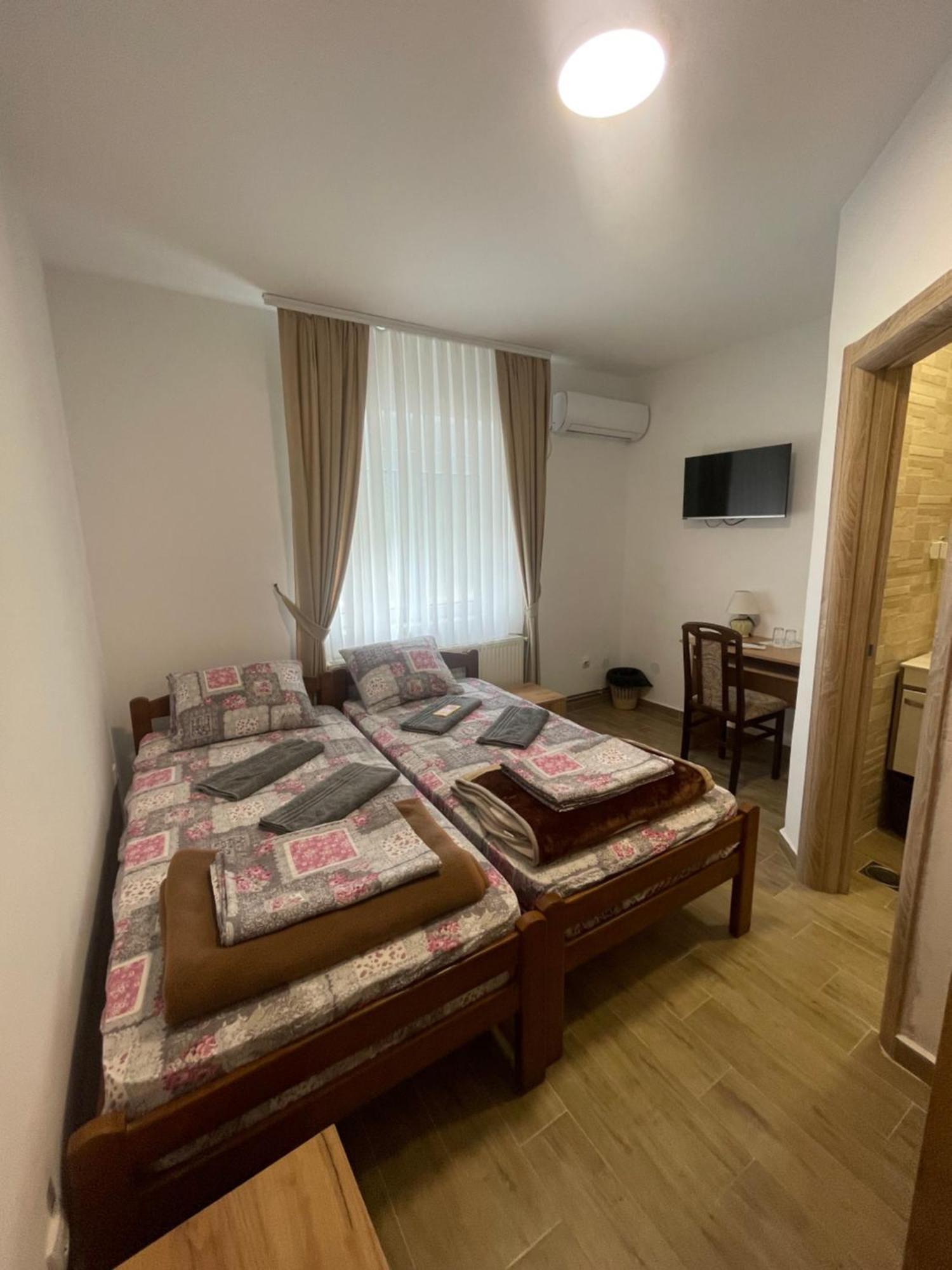 Zuta Osa Bela Crkva (Banat) Exterior foto
